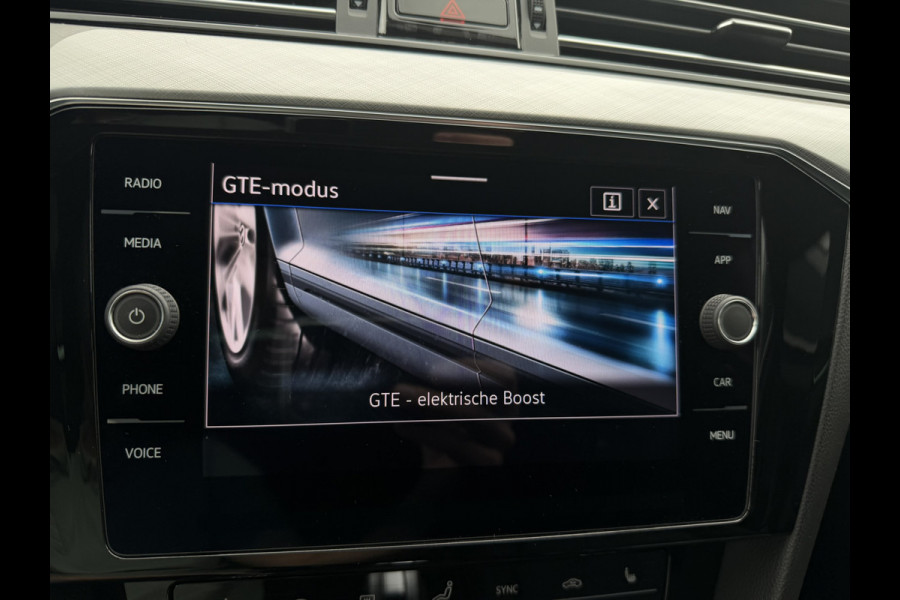 Volkswagen Passat Variant 1.4 TSI PHEV GTE Business | Pano | Carplay | LED | Camera | Navi | LED