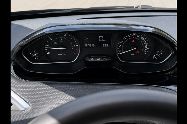 Peugeot 208 1.2 PureTech Signature - Navigatie I Airco I LED I PDC I Comfort pakket I Dealer onderhouden