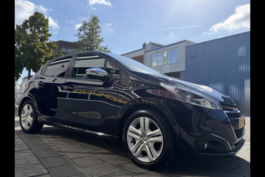 Peugeot 208 1.2 PureTech Signature - Navigatie I Airco I LED I PDC I Comfort pakket I Dealer onderhouden