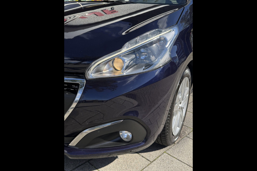Peugeot 208 1.2 PureTech Signature - Navigatie I Airco I LED I PDC I Comfort pakket I Dealer onderhouden
