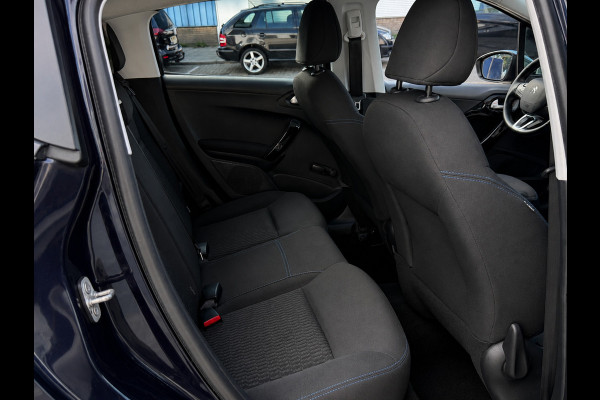 Peugeot 208 1.2 PureTech Signature - Navigatie I Airco I LED I PDC I Comfort pakket I Dealer onderhouden