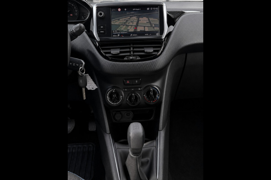 Peugeot 208 1.2 PureTech Signature - Navigatie I Airco I LED I PDC I Comfort pakket I Dealer onderhouden