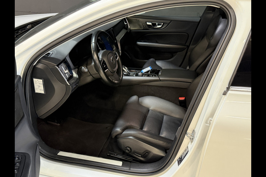 Volvo V60 2.0 T8 Twin Engine AWD Inscription | Panoramadak | 360 camera | Harman/Kardon | Adaptive cruise | Stoelverwarming