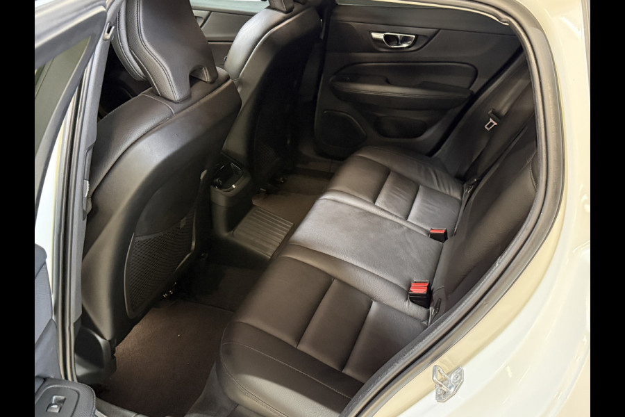 Volvo V60 2.0 T8 Twin Engine AWD Inscription | Panoramadak | 360 camera | Harman/Kardon | Adaptive cruise | Stoelverwarming