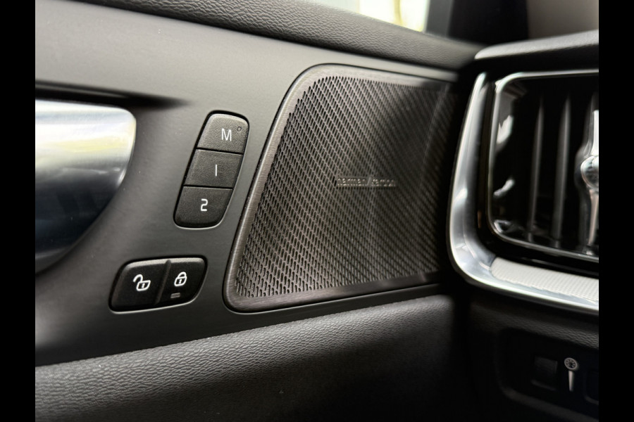 Volvo V60 2.0 T8 Twin Engine AWD Inscription | Panoramadak | 360 camera | Harman/Kardon | Adaptive cruise | Stoelverwarming