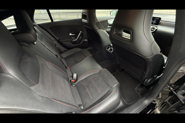 Mercedes-Benz CLA-Klasse Shooting Brake 180Aut. Bus. Solution AMG Sport | Sfeer | Mood Light |