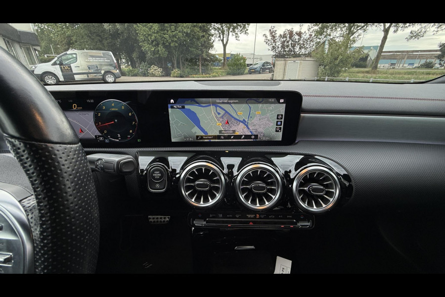 Mercedes-Benz CLA-Klasse Shooting Brake 180Aut. Bus. Solution AMG Sport | Sfeer | Mood Light |