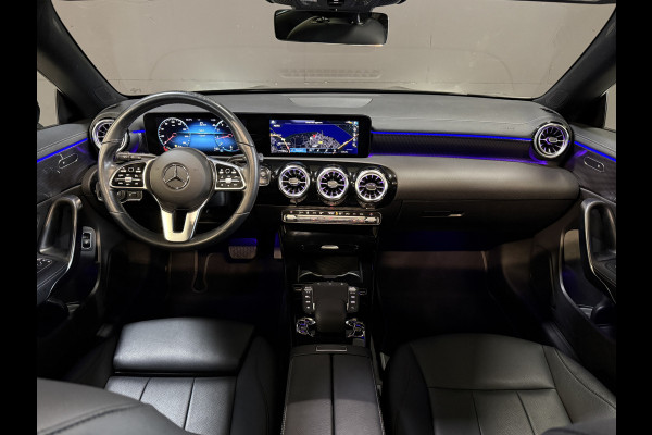 Mercedes-Benz CLA-Klasse Shooting Brake 180 Luxury Line | Panoramadak | Leder | Camera | Sfeerverlichting