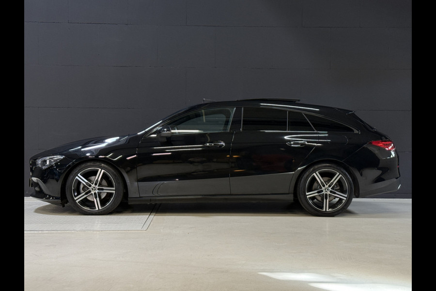 Mercedes-Benz CLA-Klasse Shooting Brake 180 Luxury Line | Panoramadak | Leder | Camera | Sfeerverlichting