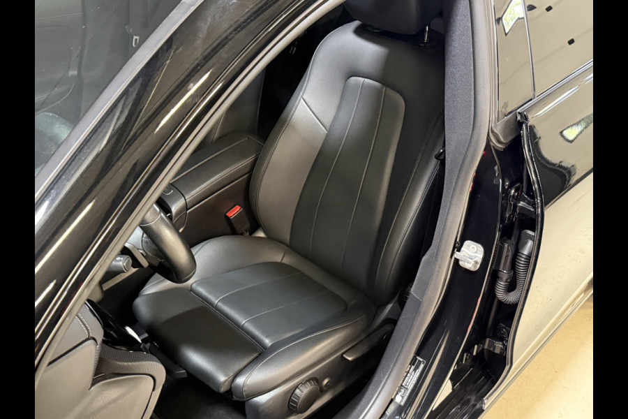 Mercedes-Benz CLA-Klasse Shooting Brake 180 Luxury Line | Panoramadak | Leder | Camera | Sfeerverlichting