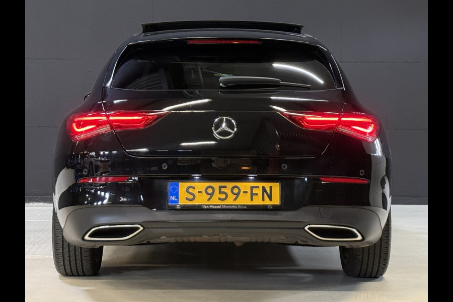 Mercedes-Benz CLA-Klasse Shooting Brake 180 Luxury Line | Panoramadak | Leder | Camera | Sfeerverlichting