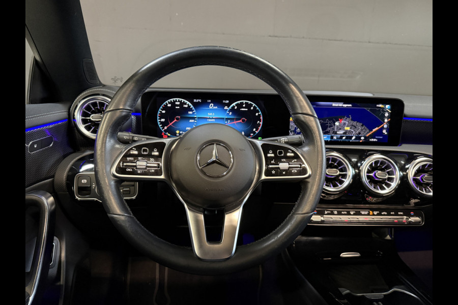 Mercedes-Benz CLA-Klasse Shooting Brake 180 Luxury Line | Panoramadak | Leder | Camera | Sfeerverlichting
