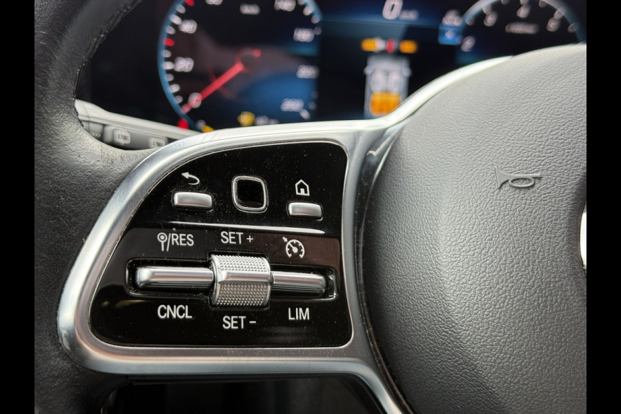 Mercedes-Benz CLA-Klasse Shooting Brake 180 Luxury Line | Panoramadak | Leder | Camera | Sfeerverlichting