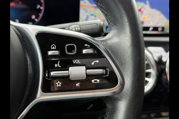 Mercedes-Benz CLA-Klasse Shooting Brake 180 Luxury Line | Panoramadak | Leder | Camera | Sfeerverlichting