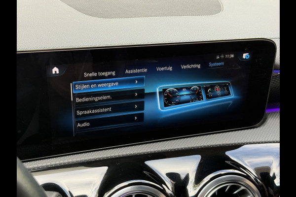 Mercedes-Benz CLA-Klasse Shooting Brake 180 Luxury Line | Panoramadak | Leder | Camera | Sfeerverlichting