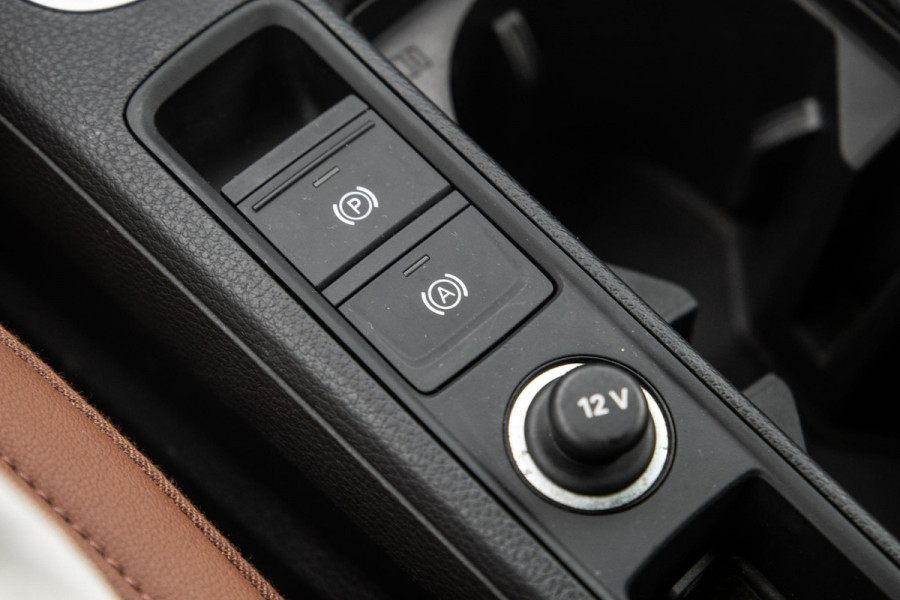 Audi Q3 45 TFSI e edition VIRTUAL COCKPIT / CRUISE CONTROLE / AIRCO / BRUIN LEER / PHEV