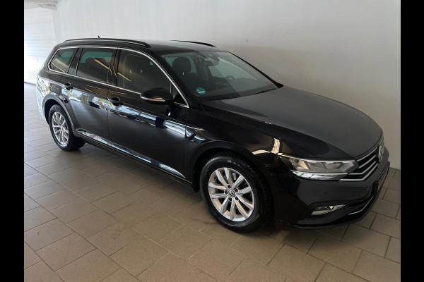 Volkswagen Passat Variant 1.5 TSI DSG AUTOMAAT AIRCO CLIMA NAVI CRUISE APPLE CARPLAY PDC PRIVACY GLAS TREKHAAK ZEER NETTE AUTO