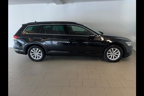 Volkswagen Passat Variant 1.5 TSI DSG AUTOMAAT AIRCO CLIMA NAVI CRUISE APPLE CARPLAY PDC PRIVACY GLAS TREKHAAK ZEER NETTE AUTO