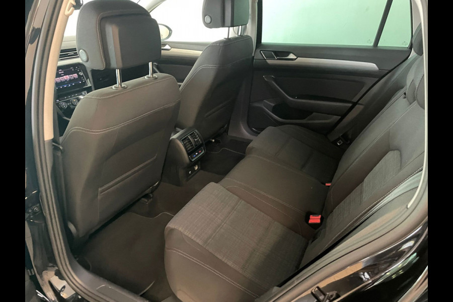 Volkswagen Passat Variant 1.5 TSI DSG AUTOMAAT AIRCO CLIMA NAVI CRUISE APPLE CARPLAY PDC PRIVACY GLAS TREKHAAK ZEER NETTE AUTO