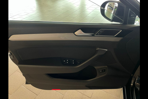 Volkswagen Passat Variant 1.5 TSI DSG AUTOMAAT AIRCO CLIMA NAVI CRUISE APPLE CARPLAY PDC PRIVACY GLAS TREKHAAK ZEER NETTE AUTO