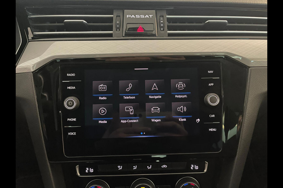 Volkswagen Passat Variant 1.5 TSI DSG AUTOMAAT AIRCO CLIMA NAVI CRUISE APPLE CARPLAY PDC PRIVACY GLAS TREKHAAK ZEER NETTE AUTO
