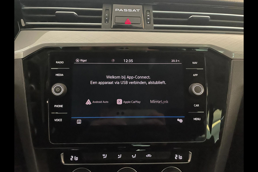 Volkswagen Passat Variant 1.5 TSI DSG AUTOMAAT AIRCO CLIMA NAVI CRUISE APPLE CARPLAY PDC PRIVACY GLAS TREKHAAK ZEER NETTE AUTO
