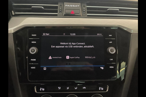 Volkswagen Passat Variant 1.5 TSI DSG AUTOMAAT AIRCO CLIMA NAVI CRUISE APPLE CARPLAY PDC PRIVACY GLAS TREKHAAK ZEER NETTE AUTO
