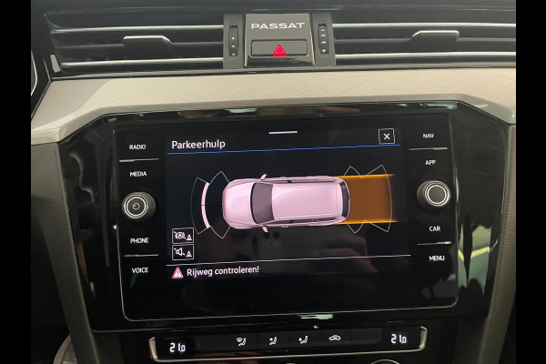 Volkswagen Passat Variant 1.5 TSI DSG AUTOMAAT AIRCO CLIMA NAVI CRUISE APPLE CARPLAY PDC PRIVACY GLAS TREKHAAK ZEER NETTE AUTO