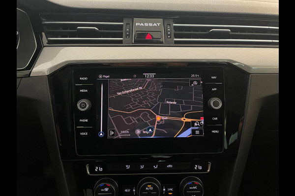 Volkswagen Passat Variant 1.5 TSI DSG AUTOMAAT AIRCO CLIMA NAVI CRUISE APPLE CARPLAY PDC PRIVACY GLAS TREKHAAK ZEER NETTE AUTO