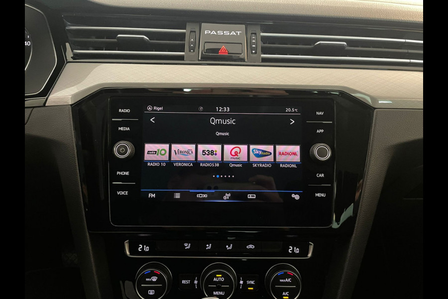 Volkswagen Passat Variant 1.5 TSI DSG AUTOMAAT AIRCO CLIMA NAVI CRUISE APPLE CARPLAY PDC PRIVACY GLAS TREKHAAK ZEER NETTE AUTO