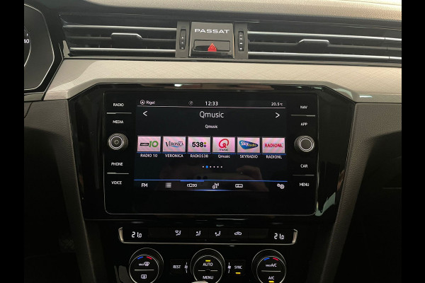 Volkswagen Passat Variant 1.5 TSI DSG AUTOMAAT AIRCO CLIMA NAVI CRUISE APPLE CARPLAY PDC PRIVACY GLAS TREKHAAK ZEER NETTE AUTO