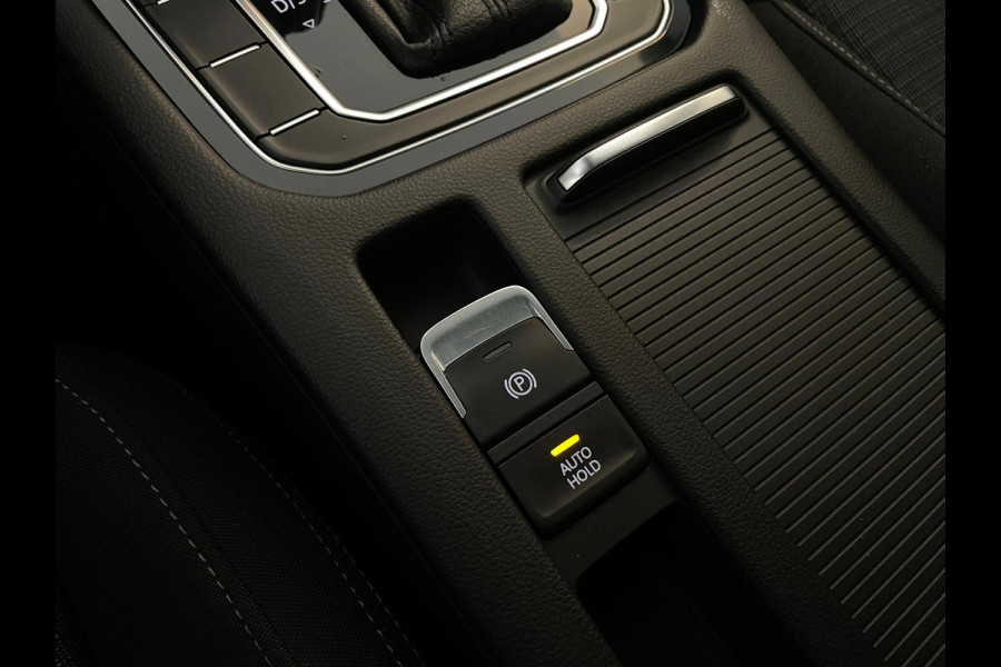 Volkswagen Passat Variant 1.5 TSI DSG AUTOMAAT AIRCO CLIMA NAVI CRUISE APPLE CARPLAY PDC PRIVACY GLAS TREKHAAK ZEER NETTE AUTO