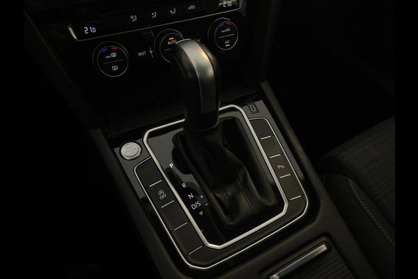 Volkswagen Passat Variant 1.5 TSI DSG AUTOMAAT AIRCO CLIMA NAVI CRUISE APPLE CARPLAY PDC PRIVACY GLAS TREKHAAK ZEER NETTE AUTO