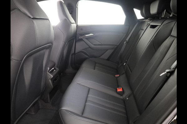 Audi Q6 Sportback e-tron S edition 83Kwh 252 pk | Glazen panoramadak | Exterieurpakket zwart | Trekhaak, mechanisch draaibaar | S line zwart leder-kunstleder |