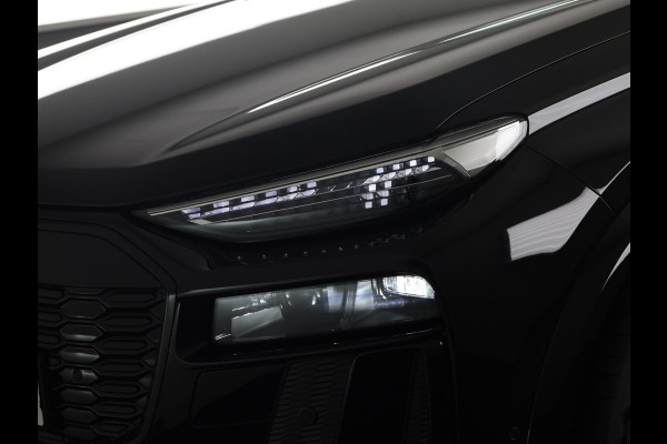 Audi Q6 Sportback e-tron S edition 83Kwh 252 pk | Glazen panoramadak | Exterieurpakket zwart | Trekhaak, mechanisch draaibaar | S line zwart leder-kunstleder |