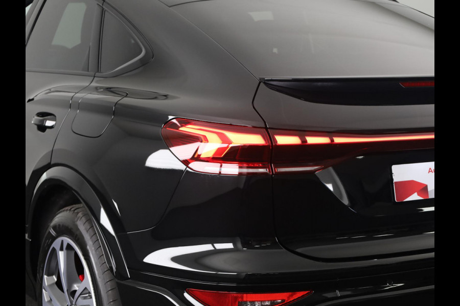 Audi Q6 Sportback e-tron S edition 83Kwh 252 pk | Glazen panoramadak | Exterieurpakket zwart | Trekhaak, mechanisch draaibaar | S line zwart leder-kunstleder |