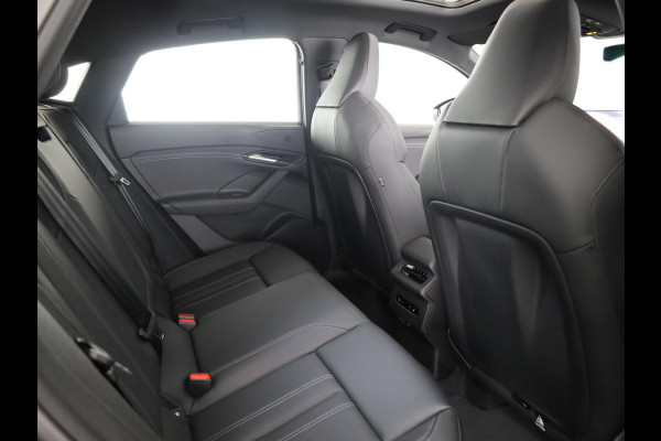 Audi Q6 Sportback e-tron S edition 83Kwh 252 pk | Glazen panoramadak | Exterieurpakket zwart | Trekhaak, mechanisch draaibaar | S line zwart leder-kunstleder |