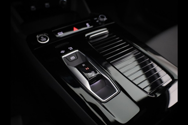 Audi Q6 Sportback e-tron S edition 83Kwh 252 pk | Glazen panoramadak | Exterieurpakket zwart | Trekhaak, mechanisch draaibaar | S line zwart leder-kunstleder |