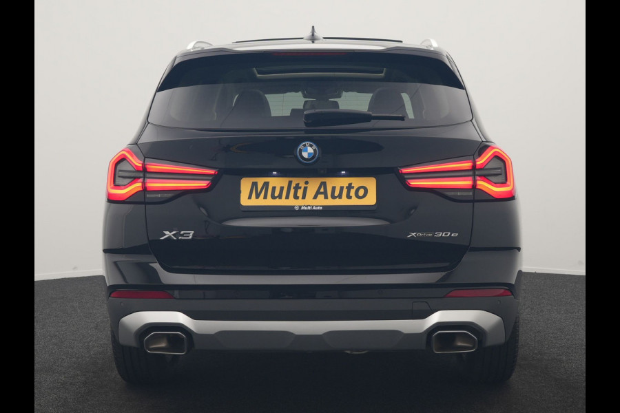 BMW X3 xDrive30e Advantage FACELIFT PHEV 293pk Dealer O.H. | Trekhaak Af Fabriek | Panodak | 360 Camera | Lederen Sportstoelen & Stuur Verwarmd | Apple Carplay | Navigatie | DAB | Virtual Cockpit | Plug In Hybrid |
