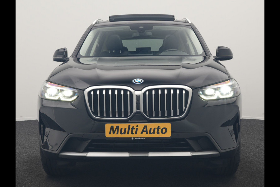 BMW X3 xDrive30e Advantage FACELIFT PHEV 293pk Dealer O.H. | Trekhaak Af Fabriek | Panodak | 360 Camera | Lederen Sportstoelen & Stuur Verwarmd | Apple Carplay | Navigatie | DAB | Virtual Cockpit | Plug In Hybrid |