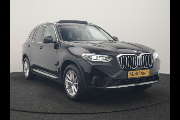 BMW X3 xDrive30e Advantage FACELIFT PHEV 293pk Dealer O.H. | Trekhaak Af Fabriek | Panodak | 360 Camera | Lederen Sportstoelen & Stuur Verwarmd | Apple Carplay | Navigatie | DAB | Virtual Cockpit | Plug In Hybrid |