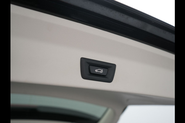 BMW X3 xDrive30e Advantage FACELIFT PHEV 293pk Dealer O.H. | Trekhaak Af Fabriek | Panodak | 360 Camera | Lederen Sportstoelen & Stuur Verwarmd | Apple Carplay | Navigatie | DAB | Virtual Cockpit | Plug In Hybrid |