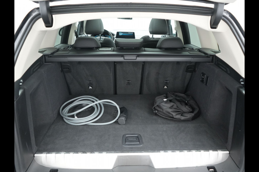 BMW X3 xDrive30e Advantage FACELIFT PHEV 293pk Dealer O.H. | Trekhaak Af Fabriek | Panodak | 360 Camera | Lederen Sportstoelen & Stuur Verwarmd | Apple Carplay | Navigatie | DAB | Virtual Cockpit | Plug In Hybrid |
