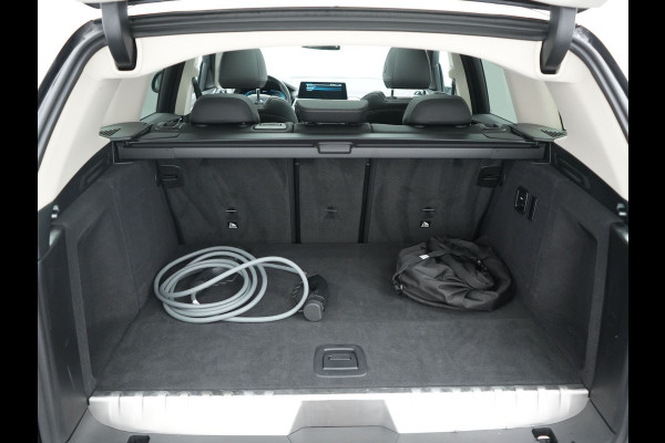 BMW X3 xDrive30e Advantage FACELIFT PHEV 293pk Dealer O.H. | Trekhaak Af Fabriek | Panodak | 360 Camera | Lederen Sportstoelen & Stuur Verwarmd | Apple Carplay | Navigatie | DAB | Virtual Cockpit | Plug In Hybrid |