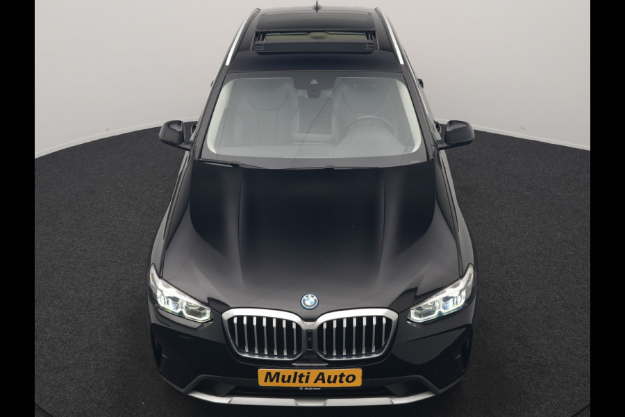 BMW X3 xDrive30e Advantage FACELIFT PHEV 293pk Dealer O.H. | Trekhaak Af Fabriek | Panodak | 360 Camera | Lederen Sportstoelen & Stuur Verwarmd | Apple Carplay | Navigatie | DAB | Virtual Cockpit | Plug In Hybrid |