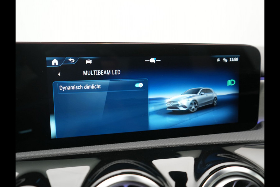 Mercedes-Benz A-Klasse 250 e AMG Line PHEV 218pk FACELIFT Dealer O.H. | Panodak | Multi Beam LED | Camera | Alcantara Sportstoelen Verwarmd | Keyless | Sfeerverlichting | Apple Carplay | Cruise Control | Navigatie | DAB | 19"L.M | Plug In Hybrid