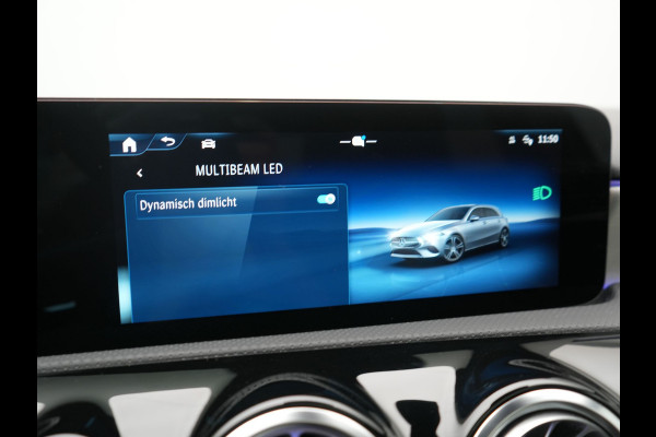 Mercedes-Benz A-Klasse 250 e AMG Line PHEV 218pk FACELIFT Dealer O.H. | Panodak | Multi Beam LED | Camera | Alcantara Sportstoelen Verwarmd | Keyless | Sfeerverlichting | Apple Carplay | Cruise Control | Navigatie | DAB | 19"L.M | Plug In Hybrid