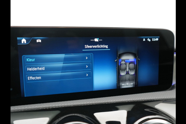 Mercedes-Benz A-Klasse 250 e AMG Line PHEV 218pk FACELIFT Dealer O.H. | Panodak | Multi Beam LED | Camera | Alcantara Sportstoelen Verwarmd | Keyless | Sfeerverlichting | Apple Carplay | Cruise Control | Navigatie | DAB | 19"L.M | Plug In Hybrid