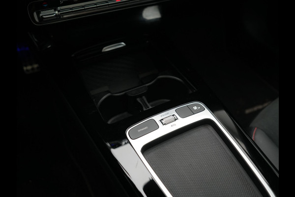 Mercedes-Benz A-Klasse 250 e AMG Line PHEV 218pk FACELIFT Dealer O.H. | Panodak | Multi Beam LED | Camera | Alcantara Sportstoelen Verwarmd | Keyless | Sfeerverlichting | Apple Carplay | Cruise Control | Navigatie | DAB | 19"L.M | Plug In Hybrid