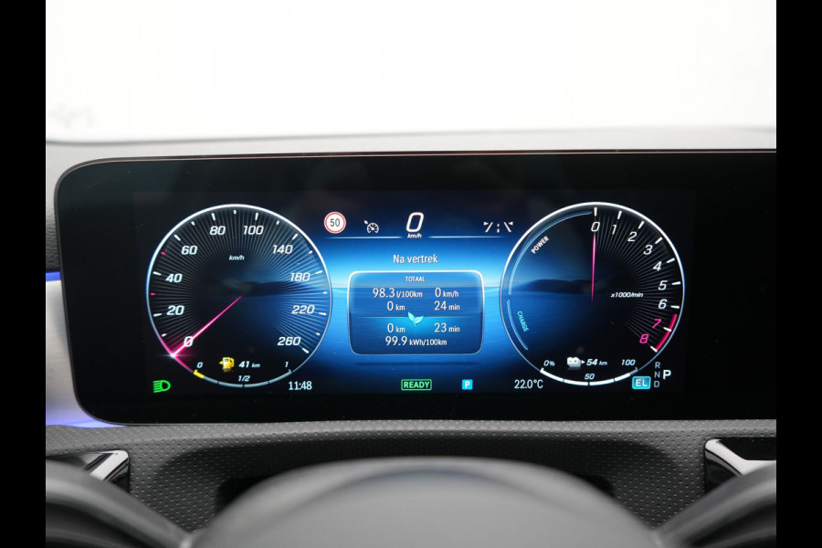 Mercedes-Benz A-Klasse 250 e AMG Line PHEV 218pk FACELIFT Dealer O.H. | Panodak | Multi Beam LED | Camera | Alcantara Sportstoelen Verwarmd | Keyless | Sfeerverlichting | Apple Carplay | Cruise Control | Navigatie | DAB | 19"L.M | Plug In Hybrid